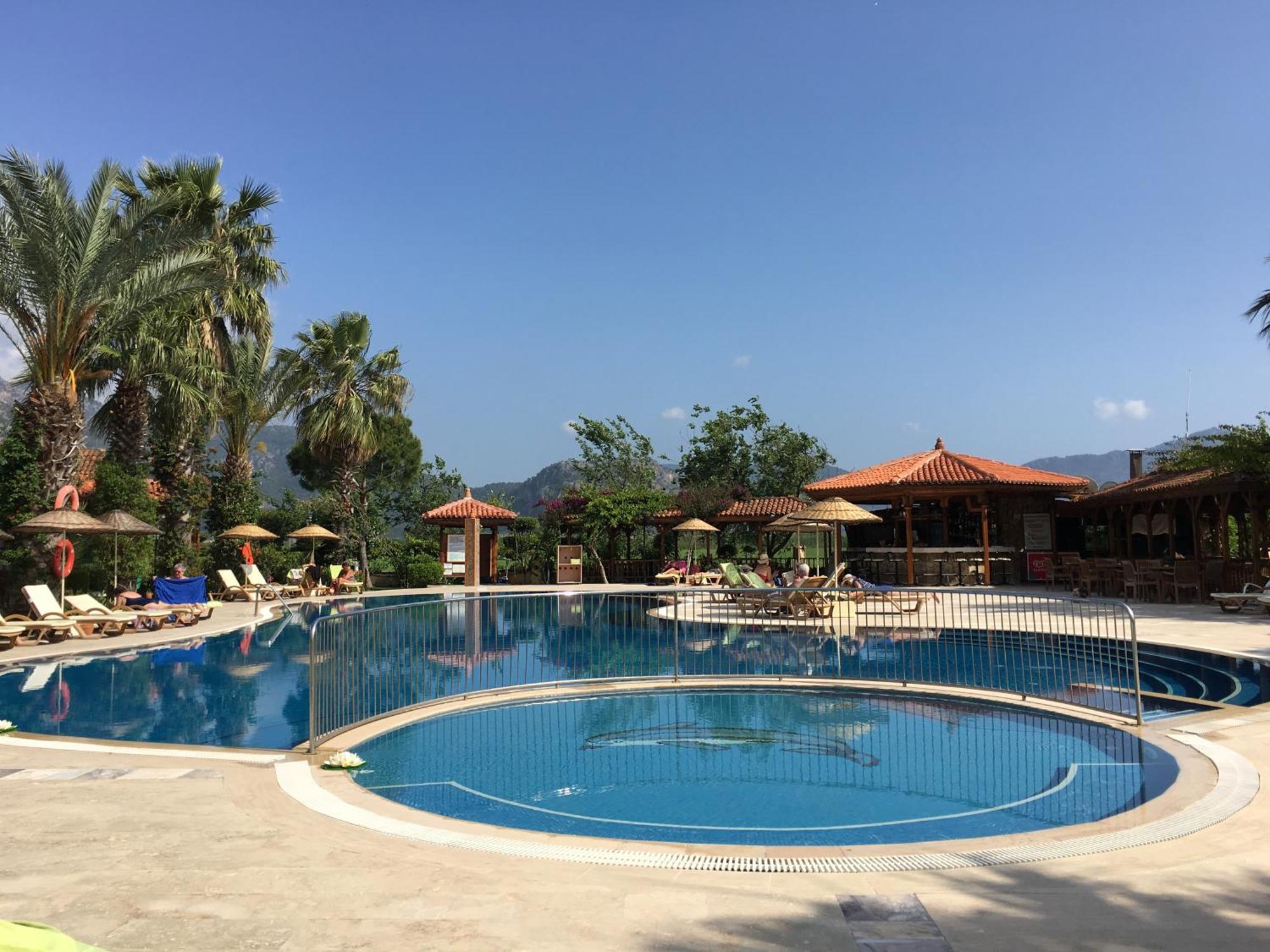 Asur Hotel & Aparts & Villas Далян Екстериор снимка