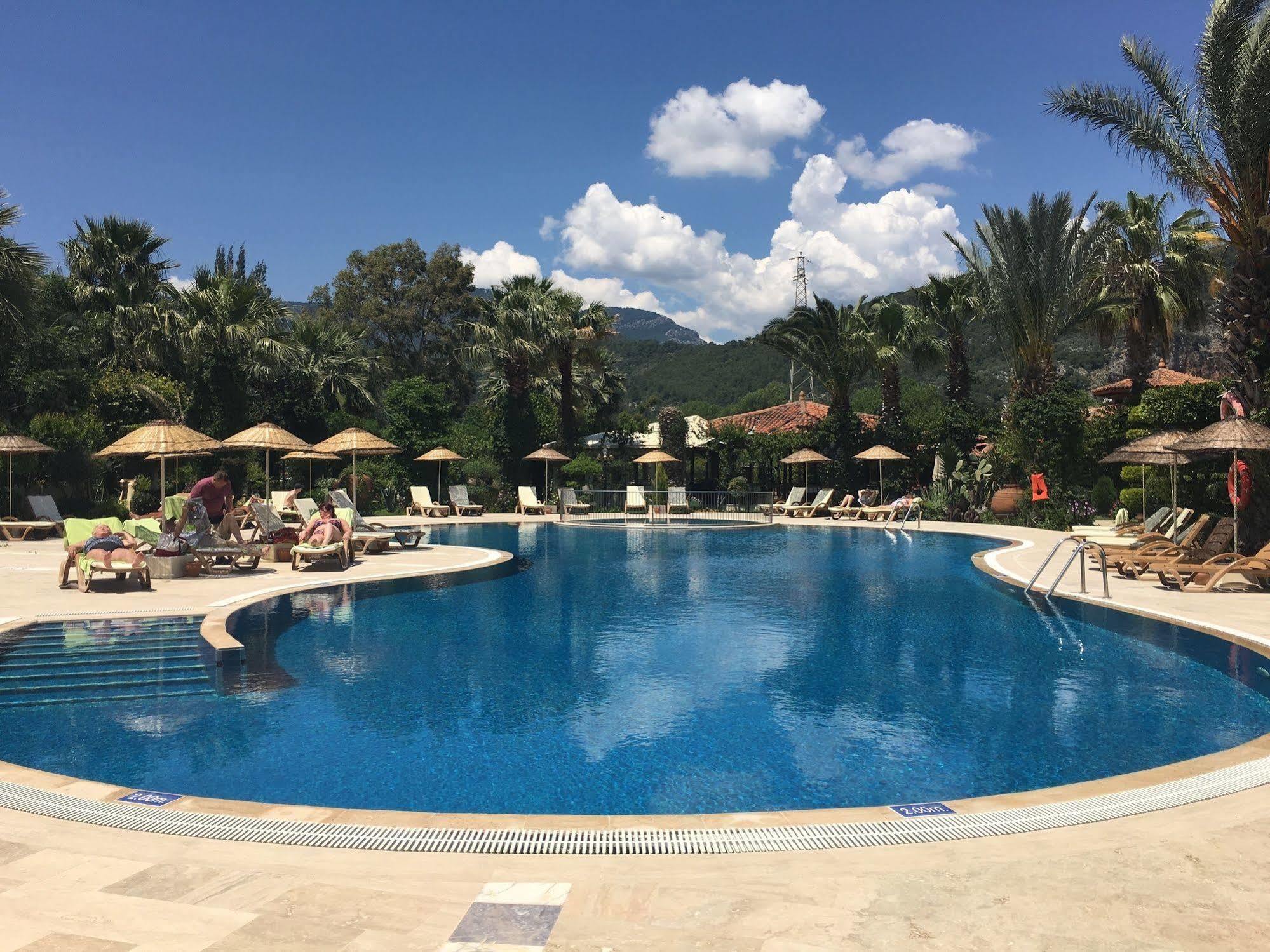 Asur Hotel & Aparts & Villas Далян Екстериор снимка